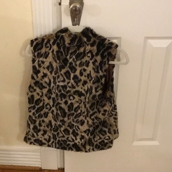 Fuzzy leopard print vest - Picture 2 of 2